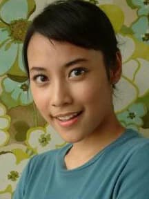 อุ๋ม รุษยา เกิดฉาย