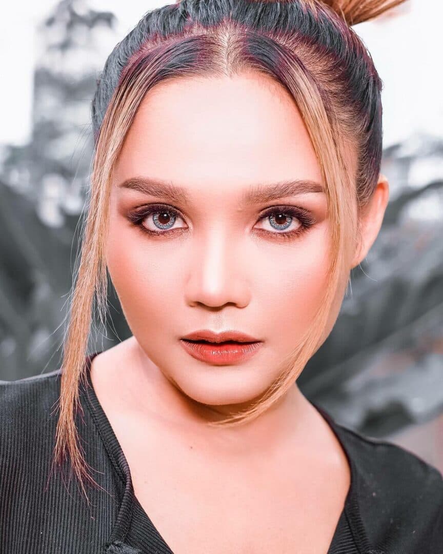 พบพร ภาคินทร์ (ตั๊กแตน ชลดา)