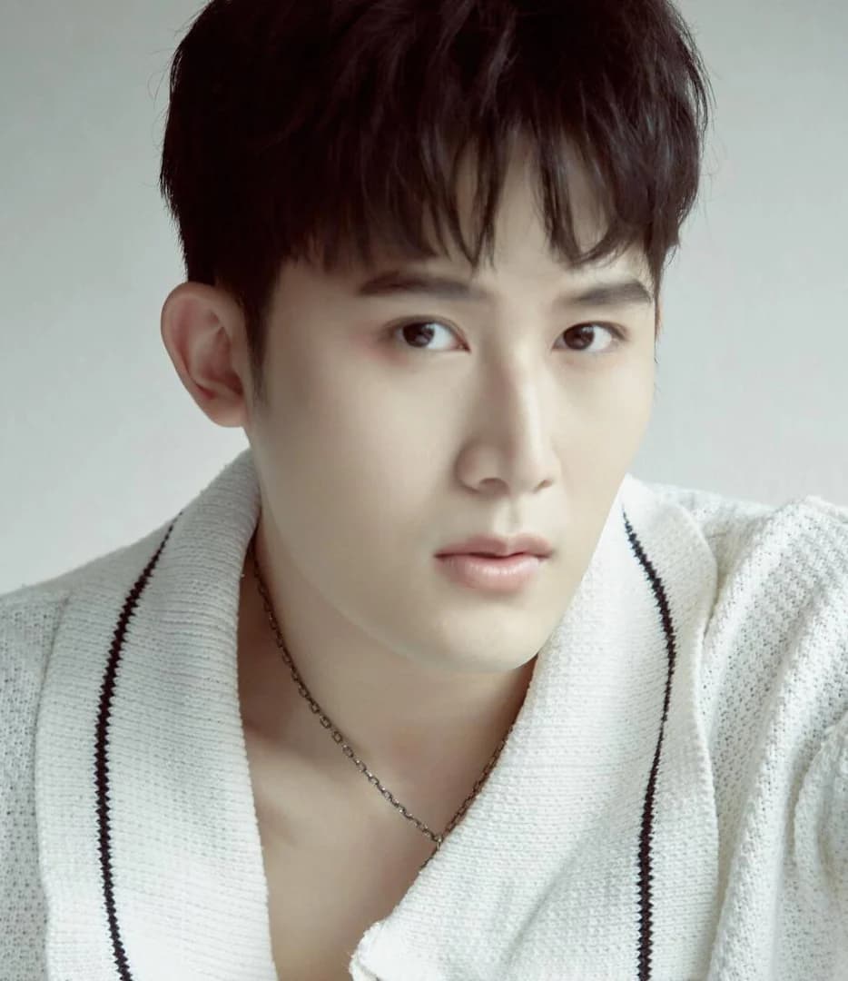 เฟม ชวินโรจน์ ลิขิตเจริญสกุล