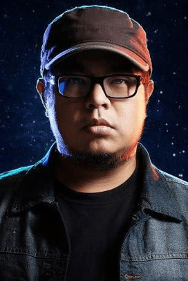 โอม โอม เปล่งขำ