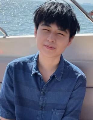 โฟร์ ศุภกิจ คิ้วศุภกร