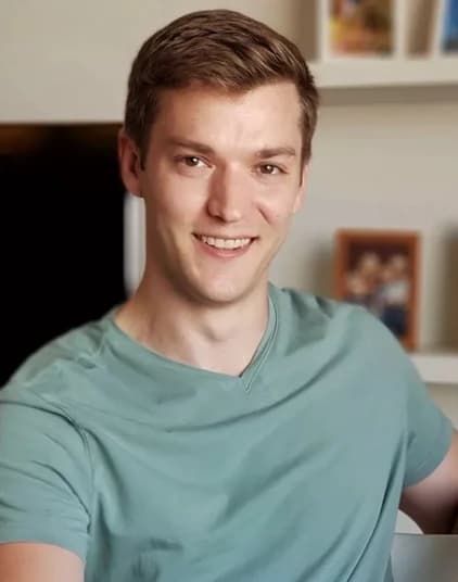 เคลเล็น เจมส์ (Kellen James)