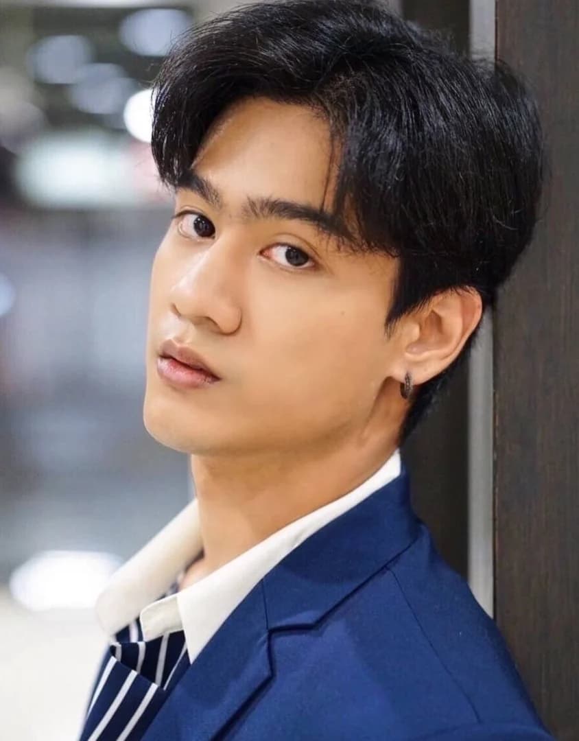 วิคเตอร์ ปวรพัฒน์ จารุศักดิ์วีรกุล