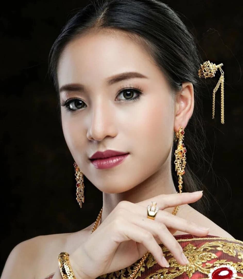 มิลลี่ อภิสรา วงศ์ทัศนีโย