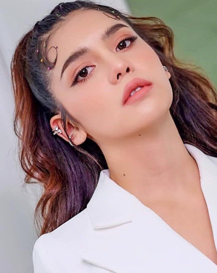 ปูเป้ เกศรินทร์ น้อยผึ้ง