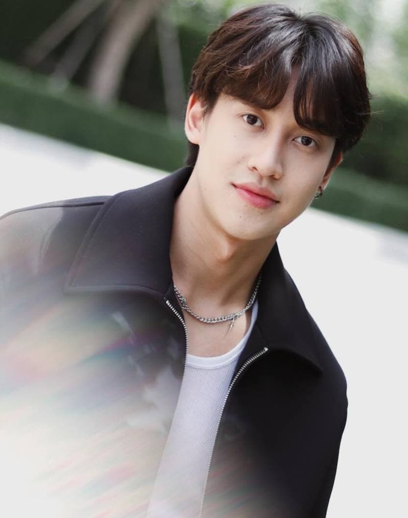 เชลล์ ธกฤต ไชยวุฒิ