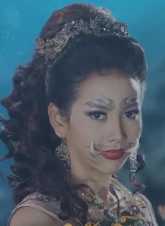 แพรววา ภัทรภร สนธิภักดิ์