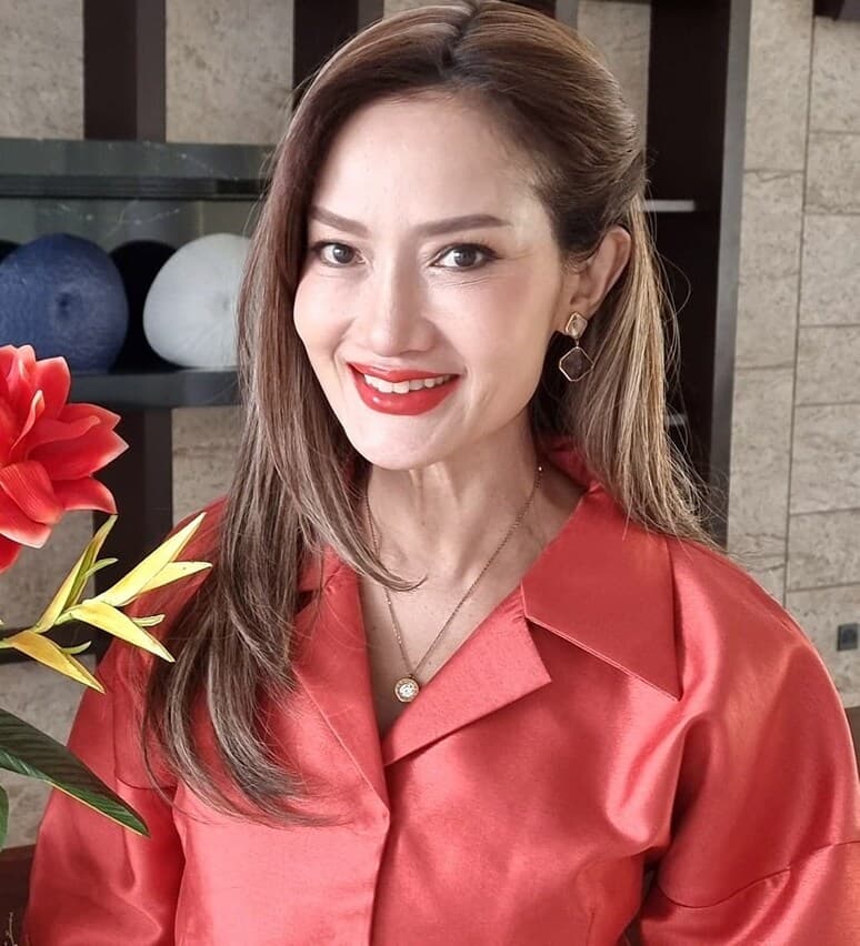 ดี้ ชนานา นุตาคม