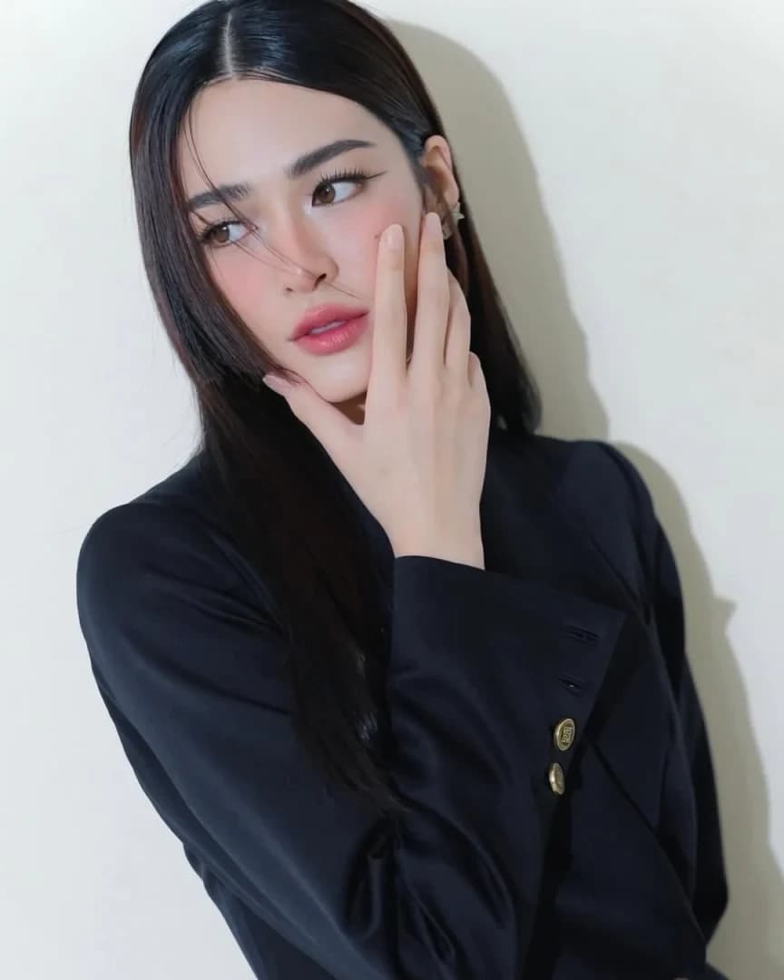 หลิงหลิง ศิริลักษณ์ คอง