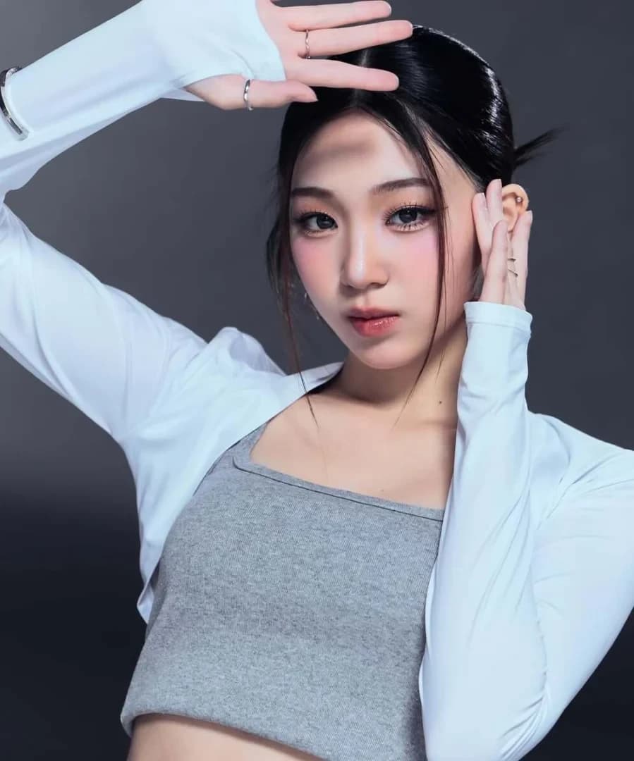 เอแคลร์ ชมพูพันธุ์ทิพย์ เต็มธนมงคล