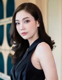 ก้อย กรกช แข็งขัน