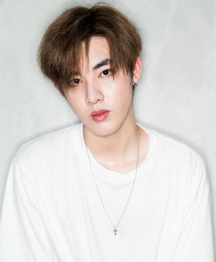 บอล ศรัณย์วุฒิ ฉัตรจรัสแสง