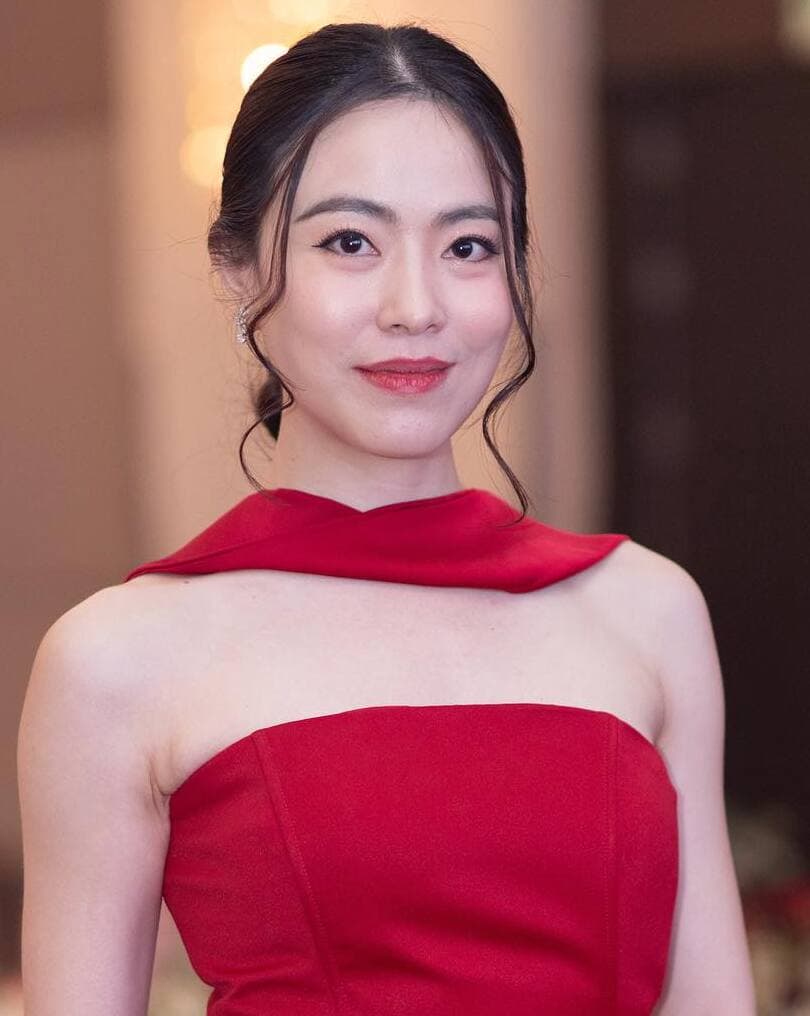 แพรว หัสสยา อิสริยะเสรีกุล