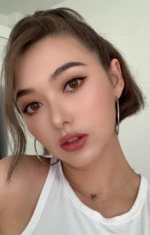 มิกกี้ มิเคล่า เฮเซลวู๊ด