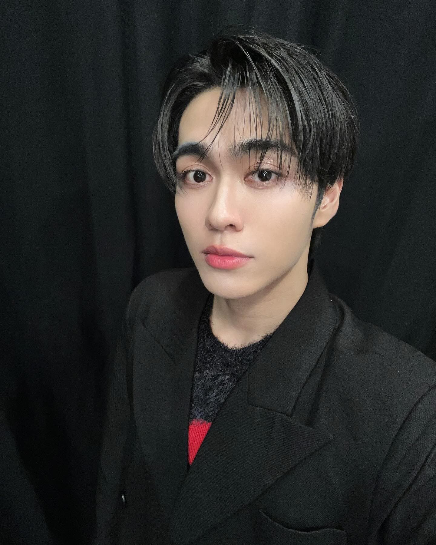 บูม ธราธร จันทรวรกาญจน์