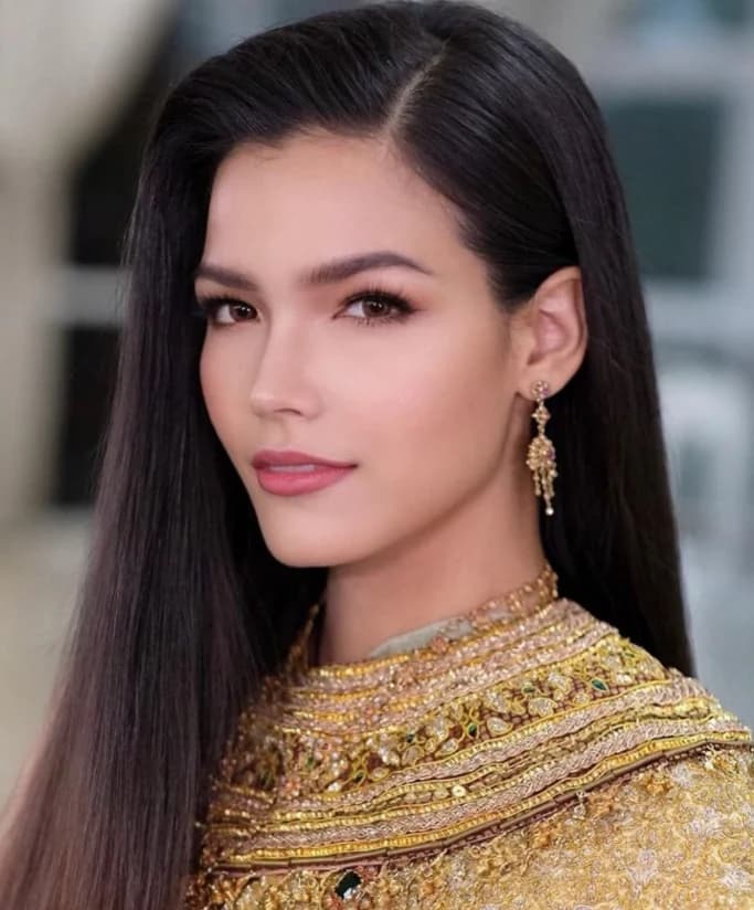 ฟ้าใส ปวีณสุดา ดรูอิ้น