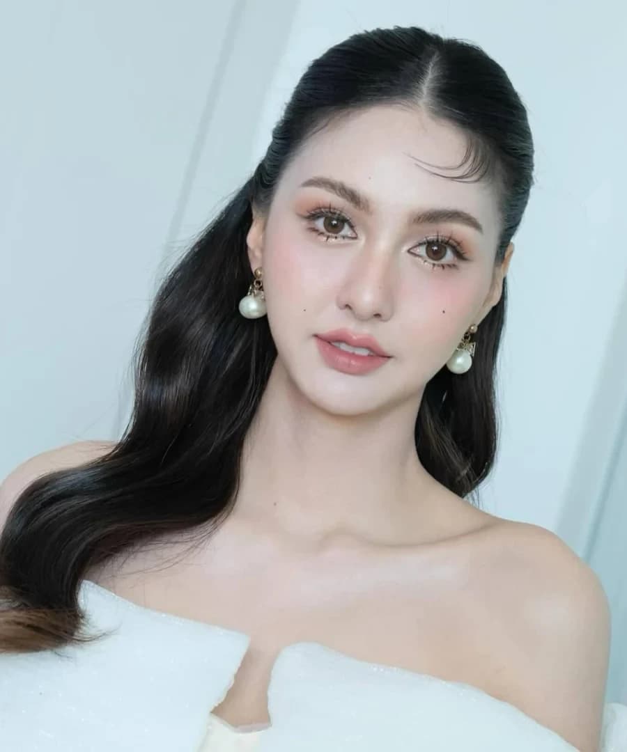 แบม กัญกนิษฐ์ มั่งมี