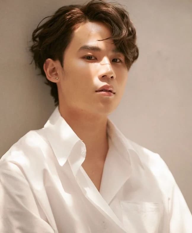 เจมส์ ธนบูรณ์ วิศว์รุ่งโรจน์