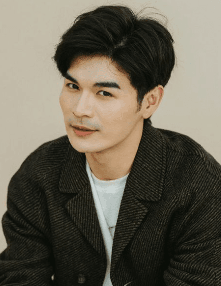 ลิ้ง ฐานวีร์ พงศ์พศวัต