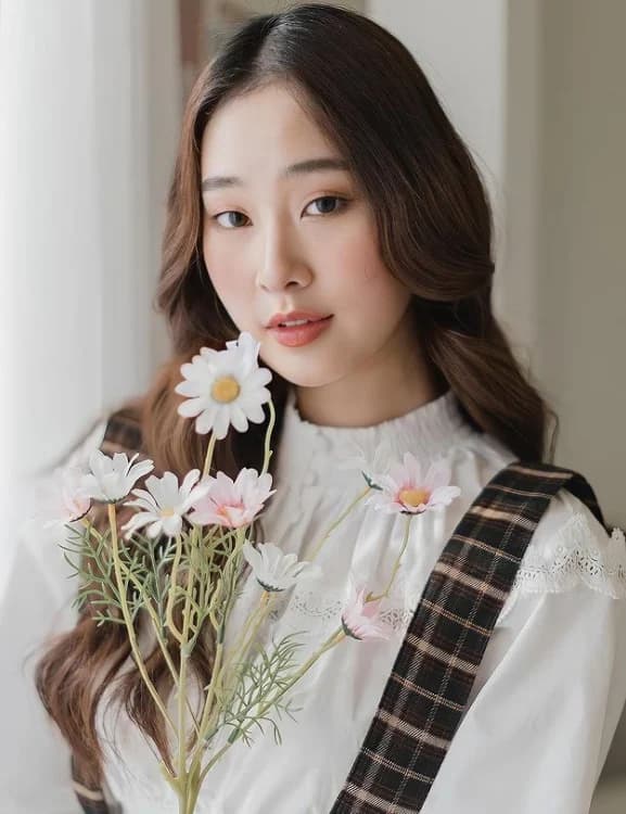 ว่าน พิรัลพัชร ลีลาเทพินทร์