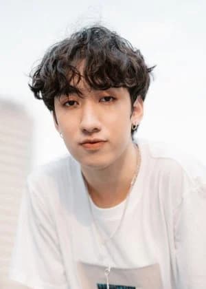 ทอย นรินธร เอื้อวุฒิธรรม