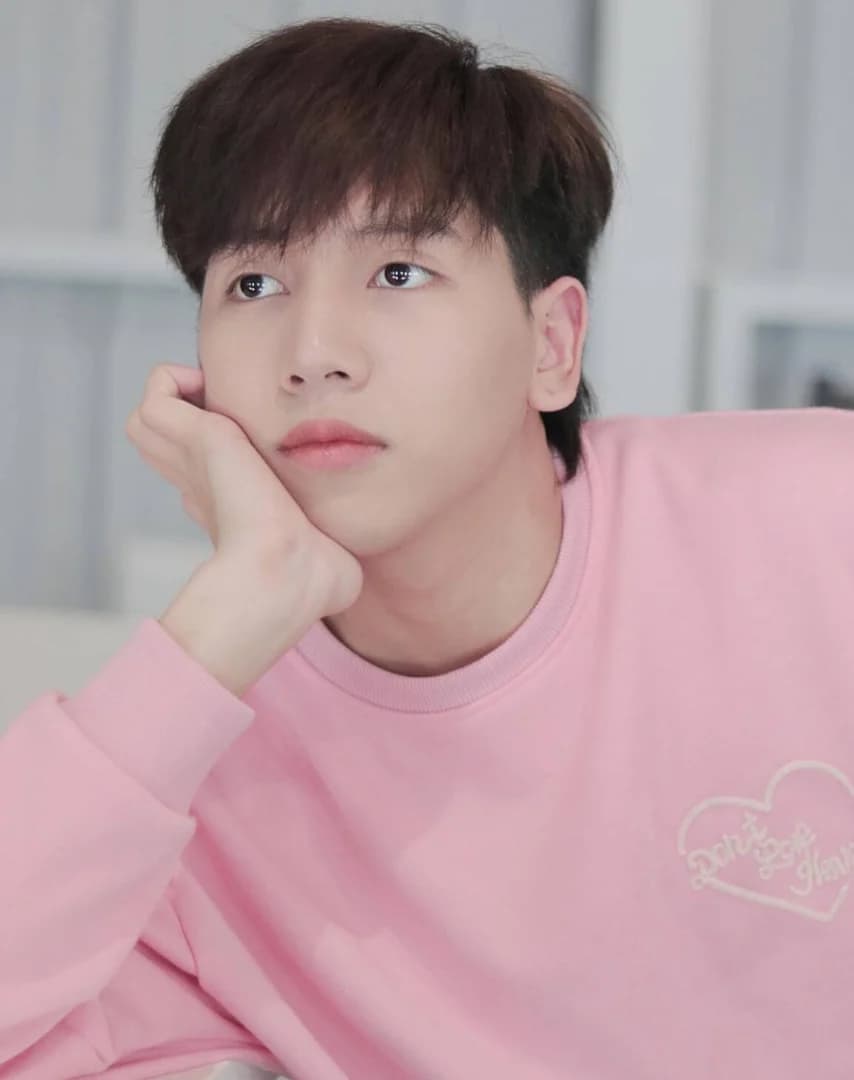 ไกด์ ชวัลวิชญ์ วงศ์ป้อง