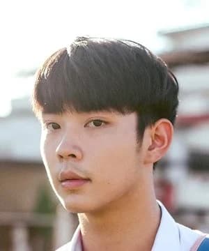 ไตตั้น ธีรเดช รุ่งเรือง