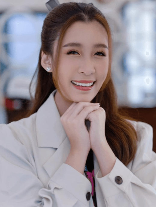 ขวัญข้าว นภัสนันท์ กล่องแก้ว