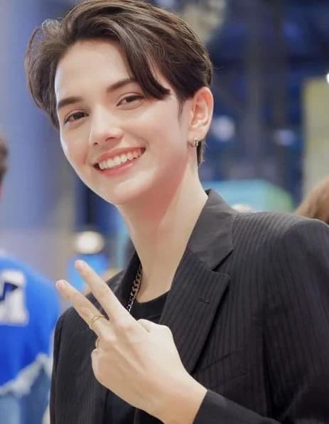 แองจี้ อาริษา เอเวอร์ริท