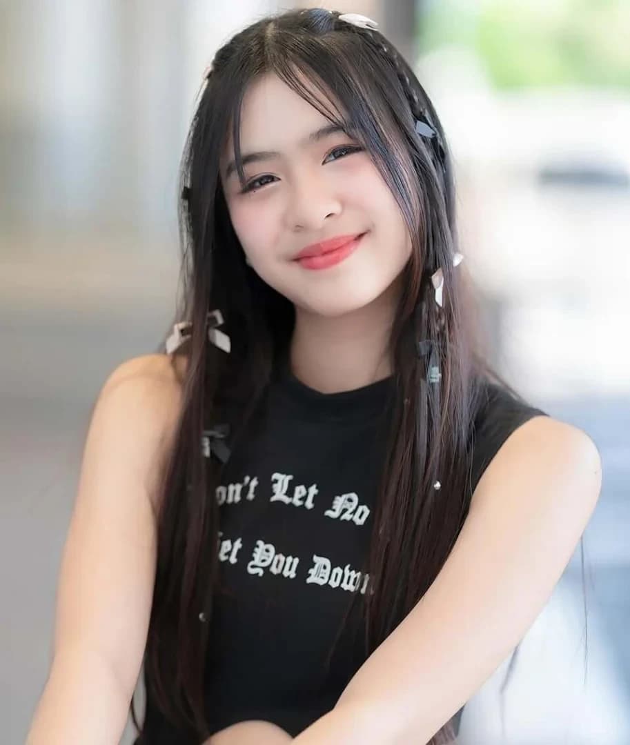 มันตรา ธมนต์ชิตา นามกูล