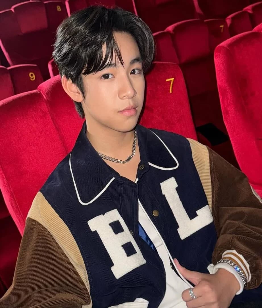 สกาย พสิษฐ์ อรุณรัตนากุล