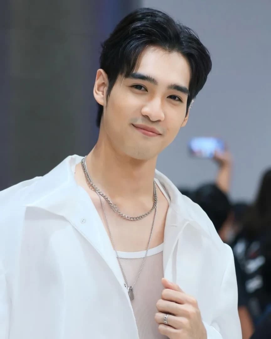 เพชร ทัตธน เชิดชูมาลัยกิจ