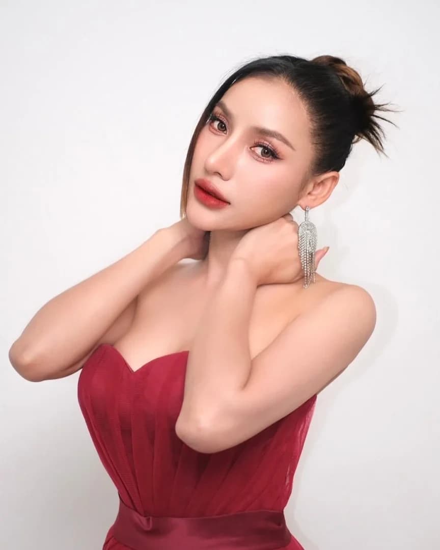 นุช วิลาวัลย์ สมบูรณ์