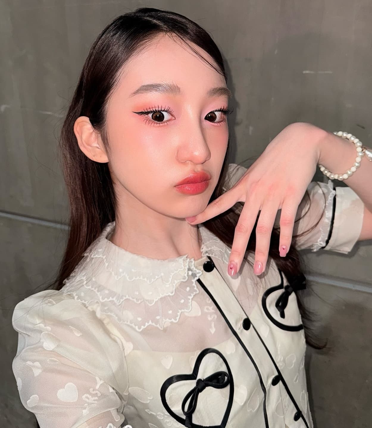 คริส ชรินทร์ทิพย์ รุ่งธนเกียรติ